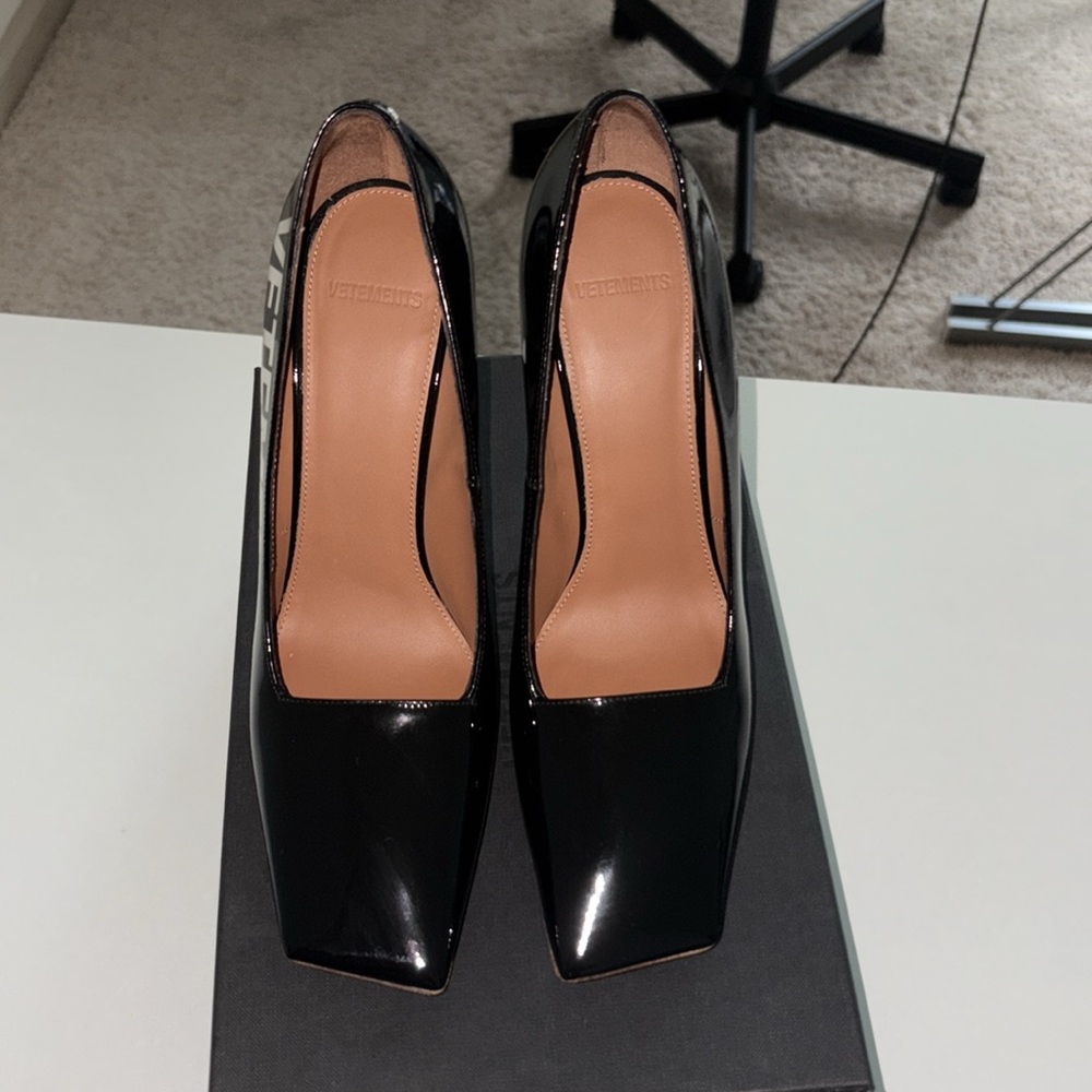 Vetements 🖤🐼✔️boomerang logo pumps sz 38 black and white - Picture 3 of 10